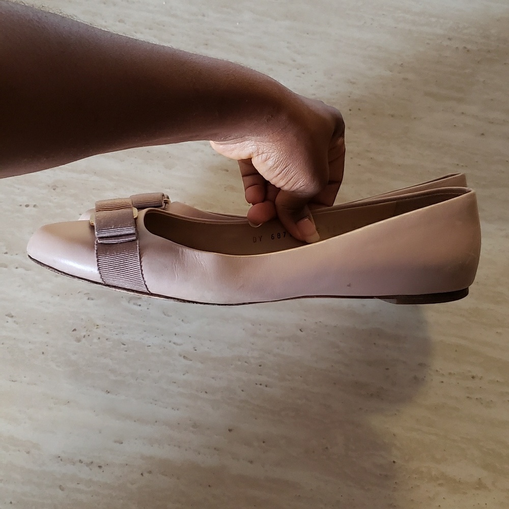 Authentic  Ferragamo Flat shoes